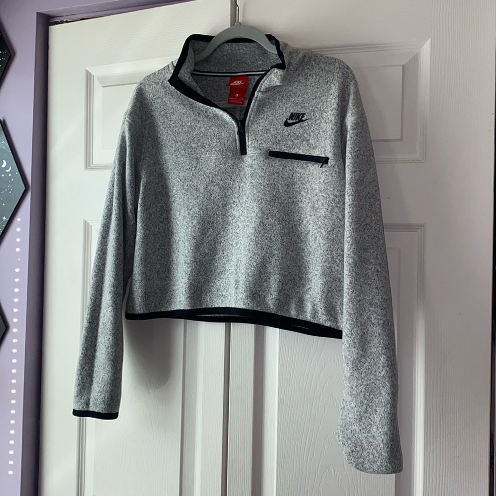 NIKE cropped pullover